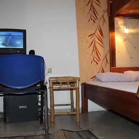 Tash Inn Hostel Белград Экстерьер фото