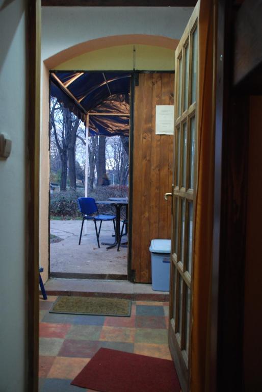 Tash Inn Hostel Белград Экстерьер фото